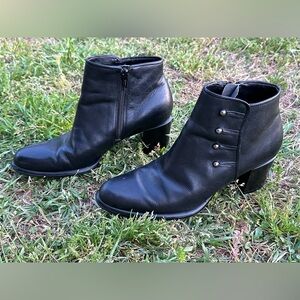 Victorian Ankle Boots Women's Size 6.5 Black Leather 2" Block Heel Side Zipper